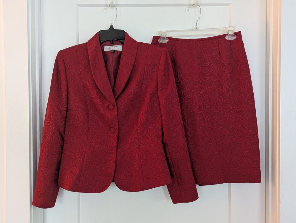 Tahari Arthur S Levine Skiet Suit Set Red Swirl Jacquard 2 Pc Petite 6P